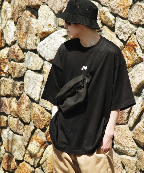 Piko（ピコ）の「【WEB限定】【別注】【PIKO】ビキニ サマーガール イージーケア 高密度ビッグシルエットイラストTシャツ（Tシャツ/カットソー・レディース・グリーン/ブルー/ホワイト/ブラック/ネイビー/ベージュ/ピンク・MEDIUM/LARGE）」の17枚目の写真