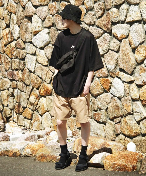 Piko（ピコ）の「【WEB限定】【別注】【PIKO】ビキニ サマーガール イージーケア 高密度ビッグシルエットイラストTシャツ（Tシャツ/カットソー・レディース・グリーン/ブルー/ホワイト/ブラック/ネイビー/ベージュ/ピンク・MEDIUM/LARGE）」の18枚目の写真