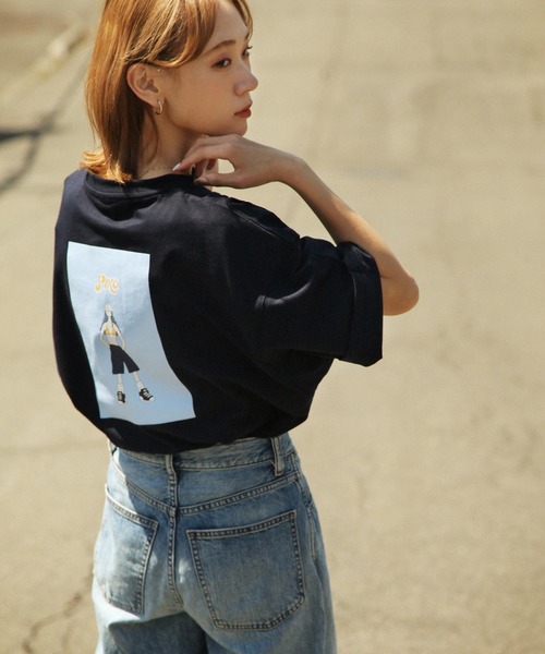 Piko（ピコ）の「【WEB限定】【別注】【PIKO】ビキニ サマーガール イージーケア 高密度ビッグシルエットイラストTシャツ（Tシャツ/カットソー・レディース・グリーン/ブルー/ホワイト/ブラック/ネイビー/ベージュ/ピンク・MEDIUM/LARGE）」の9枚目の写真