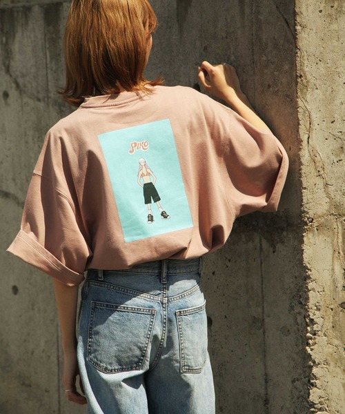 Piko（ピコ）の「【WEB限定】【別注】【PIKO】ビキニ サマーガール イージーケア 高密度ビッグシルエットイラストTシャツ（Tシャツ/カットソー・レディース・グリーン/ブルー/ホワイト/ブラック/ネイビー/ベージュ/ピンク・MEDIUM/LARGE）」の8枚目の写真