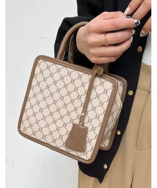 Re:EDIT（リエディ）の「2WAYモノグラムスクエアハンドバッグ（ショルダーバッグ・レディース・ブラック/ベージュ/キャメル/ブラウン・FREE）」の3枚目の写真