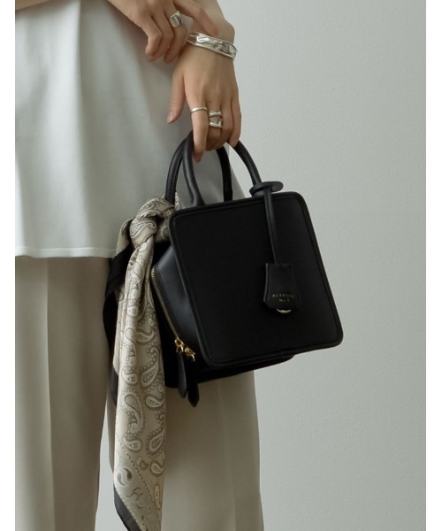 Re:EDIT（リエディ）の「2WAYモノグラムスクエアハンドバッグ（ショルダーバッグ・レディース・ブラック/ベージュ/キャメル/ブラウン・FREE）」の9枚目の写真