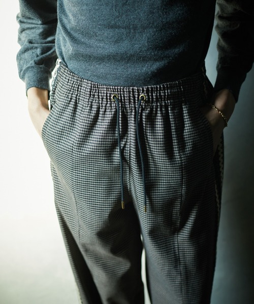 TAUPE（トープ）の「【TAUPE/トープ】 ウェーブライントラックパンツ（スラックス・メンズ・ブラック/ワインレッド・1/2）」の6枚目の写真