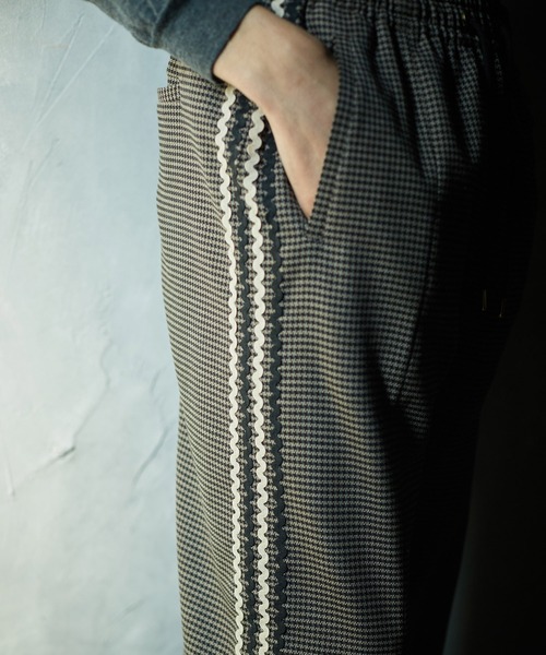 TAUPE（トープ）の「【TAUPE/トープ】 ウェーブライントラックパンツ（スラックス・メンズ・ブラック/ワインレッド・1/2）」の19枚目の写真