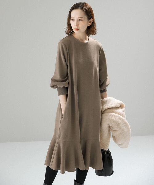 F by ROSSO(エフバイロッソ)の「『高身長向け40サイズあり』F by ROSSO 裾フレアワンピース(ワンピース・レディース・ブラック/チャコールグレー/モカ/ブラウン系その他・40/38)」の6枚目の写真