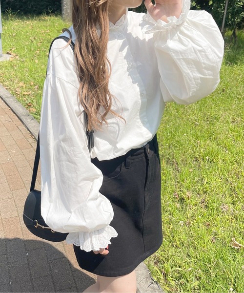 apres jour（アプレジュール）の「コットンレースフリルブラウス【ZOZOTOWN限定アイテム】（シャツ/ブラウス・レディース・オフホワイト・フリー/X-LARGE）」の2枚目の写真