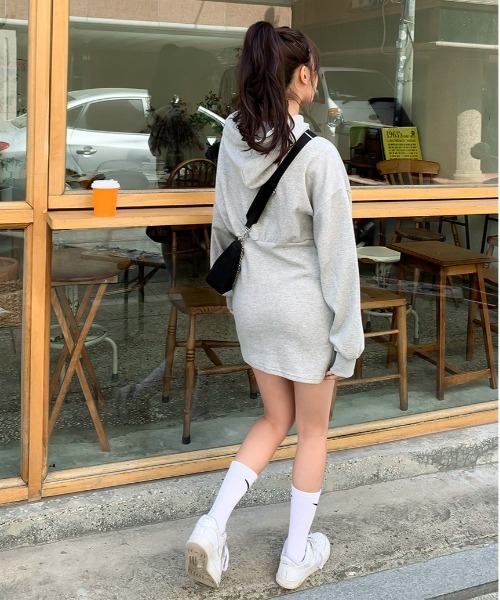 SONA(ソナ)の「SONYUNARA フーディーミニワンピース(ワンピース・レディース・グレー・FREE)」の8枚目の写真