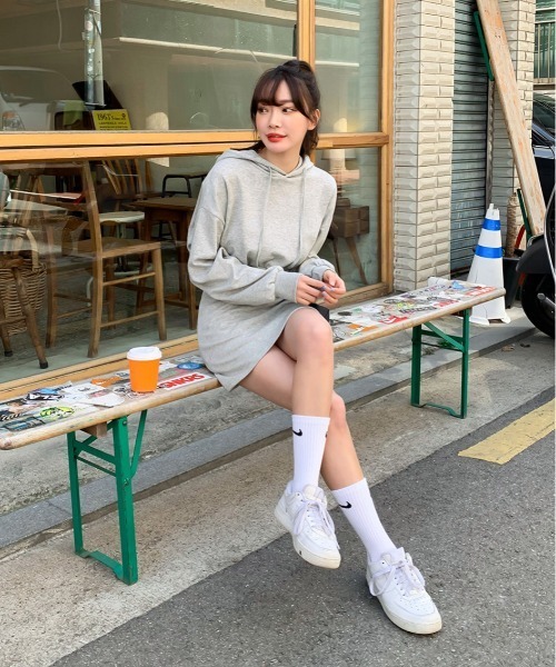SONA(ソナ)の「SONYUNARA フーディーミニワンピース(ワンピース・レディース・グレー・FREE)」の3枚目の写真