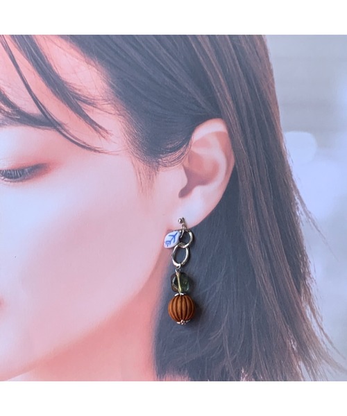 tone（トーン）の「【-lensa-】ウッド×チェコビーズピアス(MA)（ピアス（両耳用）・レディース・ブラウン・FREE）」の10枚目の写真