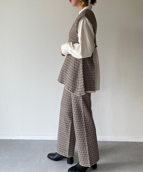 y/m by misato（イムバイミサト）の「ジオメトリックパターンジャガードパンツ（その他パンツ・レディース・ベージュ/ブラック・FREE）」の10枚目の写真