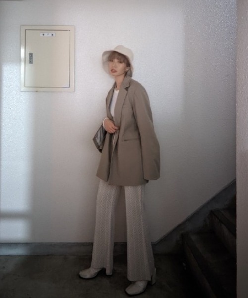 y/m by misato（イムバイミサト）の「ジオメトリックパターンジャガードパンツ（その他パンツ・レディース・ベージュ/ブラック・FREE）」の20枚目の写真