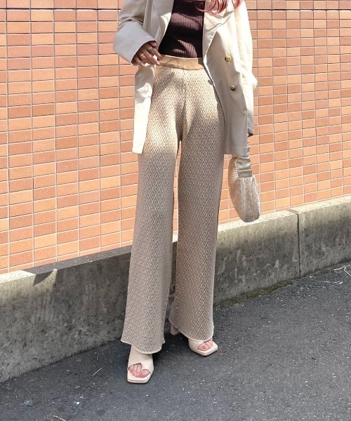 y/m by misato（イムバイミサト）の「ジオメトリックパターンジャガードパンツ（その他パンツ・レディース・ベージュ/ブラック・FREE）」の21枚目の写真
