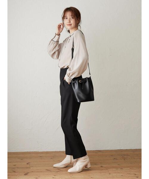 ELENCARE DUE(エレンカーレデュエ)の「・ELENCARE DUE パイピングブラウス*(シャツ/ブラウス・レディース・ブラック/ベージュ/オフホワイト/オレンジ・FREE)」の5枚目の写真