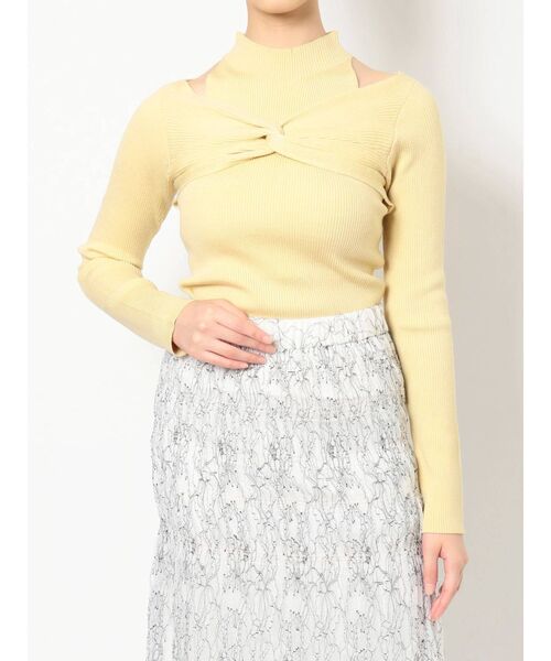 MERCURYDUO（マーキュリーデュオ）の「2WAYレイヤード風ツイストリブニット（ニット/セーター・レディース・ブラック/オフホワイト/イエロー・FREE）」の2枚目の写真