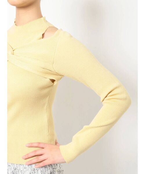 MERCURYDUO（マーキュリーデュオ）の「2WAYレイヤード風ツイストリブニット（ニット/セーター・レディース・ブラック/オフホワイト/イエロー・FREE）」の8枚目の写真