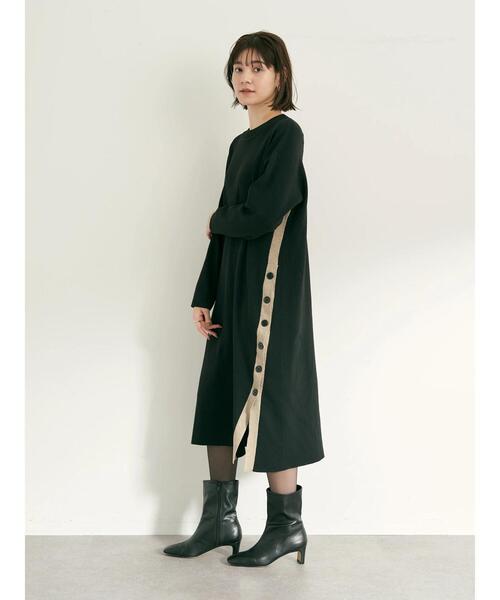 YECCA VECCA（イェッカヴェッカ）の「・2col.釦スリットニットワンピース（ワンピース・レディース・ブラック/ダークベージュ/ブルー・FREE）」の4枚目の写真