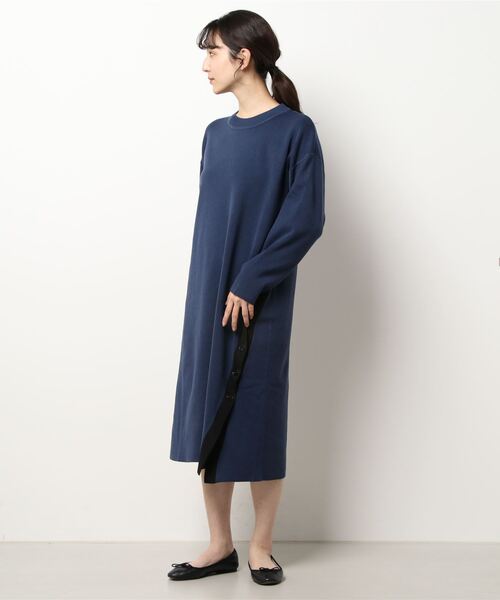 YECCA VECCA（イェッカヴェッカ）の「・2col.釦スリットニットワンピース（ワンピース・レディース・ブラック/ダークベージュ/ブルー・FREE）」の7枚目の写真