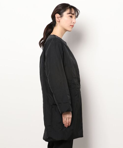 AZUL by moussy（アズールバイマウジー）の「STITCHLESS PADDED COAT/ストレッチパディッドコート（その他アウター・レディース・ライトベージュ/ブラック・SMALL/MEDIUM）」の3枚目の写真