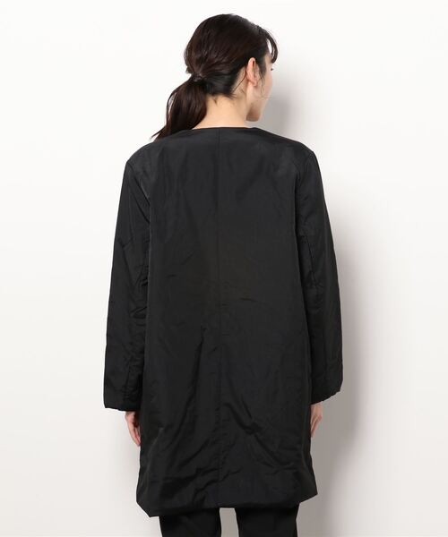 AZUL by moussy（アズールバイマウジー）の「STITCHLESS PADDED COAT/ストレッチパディッドコート（その他アウター・レディース・ライトベージュ/ブラック・SMALL/MEDIUM）」の4枚目の写真