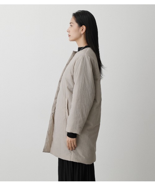 AZUL by moussy（アズールバイマウジー）の「STITCHLESS PADDED COAT/ストレッチパディッドコート（その他アウター・レディース・ライトベージュ/ブラック・SMALL/MEDIUM）」の19枚目の写真