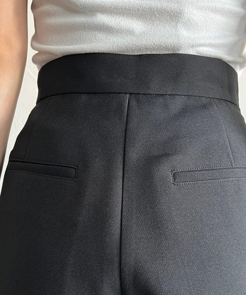 PAGEBOY（ページボーイ）の「CORE / ミニトラウザーパンツ（スラックス・レディース・オフホワイト/ブラック・SMALL/MEDIUM）」の4枚目の写真