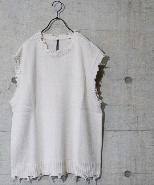 JOHN'S CLOSET(ジョンズクローゼット)の「【i】7Gバルキーダメージニットベスト(ベスト・メンズ・サックスブルー/アイボリー/チャコールグレー/グリーン・MEDIUM/LARGE/X-LARGE)」の2枚目の写真