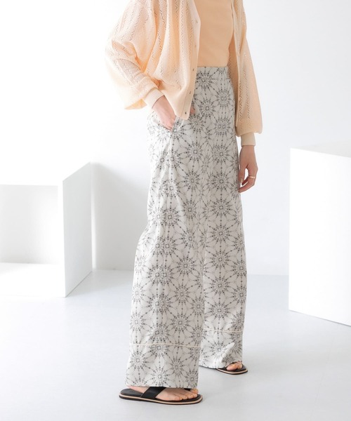 KBF（ケイビーエフ）の「プリントイージーパンツ（その他パンツ・レディース・ベージュ/ブルー/ネイビー・ONE）」の11枚目の写真