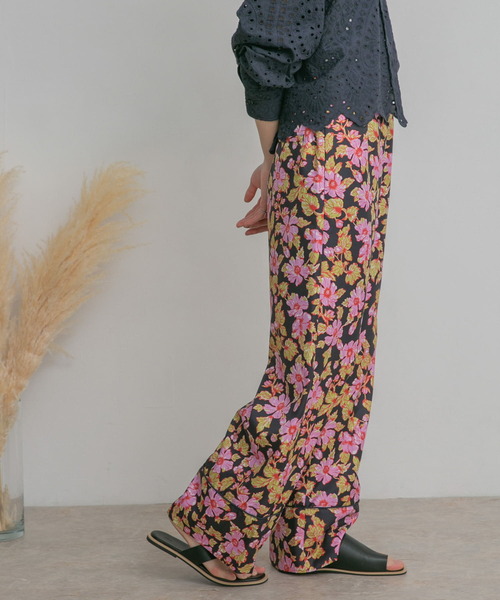 KBF（ケイビーエフ）の「プリントイージーパンツ（その他パンツ・レディース・ベージュ/ブルー/ネイビー・ONE）」の20枚目の写真