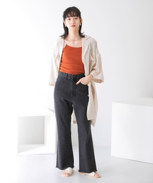 KBF(ケイビーエフ)の「フィットセミフレアデニム(デニムパンツ・レディース・ブラック/ライトブルー/ブルー・38/36)」の16枚目の写真