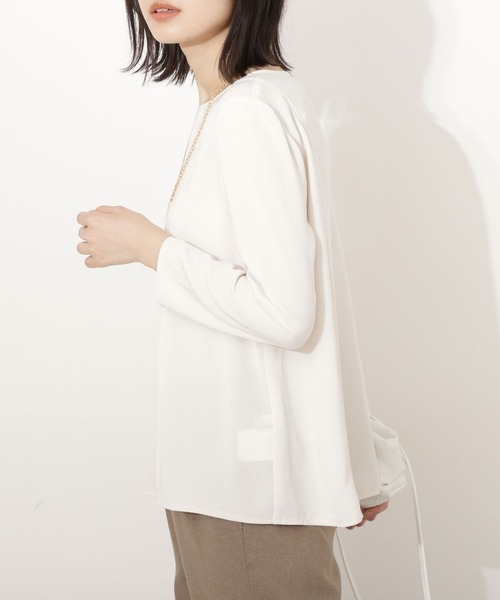 NATURAL BEAUTY BASIC（ナチュラルビューティーベーシック）の「パネルフレアブラウス（シャツ/ブラウス・レディース・ピンク/アイボリー/ブラック・マルチサイズ）」の17枚目の写真