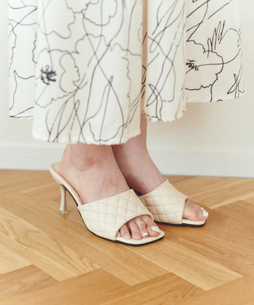 Lamoa(ラモア)の「Lamoa/キルティング スクエア ヒール サンダル(サンダル・レディース・ホワイト/ブラック/グリーン・38/40/36)」の1枚目の写真