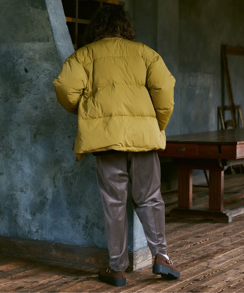 CASPER JOHN(キャスパージョン)の「Cleric down jacket/クレリックダウンジャケット(ダウンジャケット/コート・メンズ・マスタード/ブラック・SMALL/MEDIUM/LARGE)」の16枚目の写真