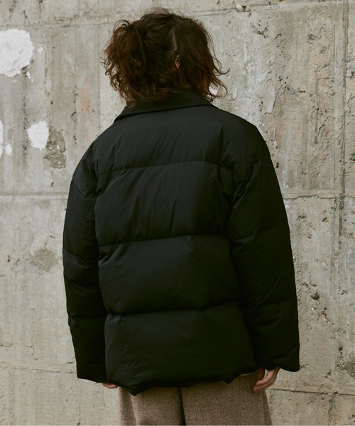CASPER JOHN(キャスパージョン)の「Cleric down jacket/クレリックダウンジャケット(ダウンジャケット/コート・メンズ・マスタード/ブラック・SMALL/MEDIUM/LARGE)」の5枚目の写真