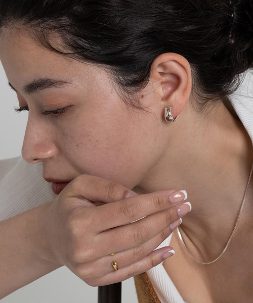 SMELLY(スメリー)の「SMELLY so’ カーブイヤリング(イヤリング・レディース・シルバー・-)」の8枚目の写真