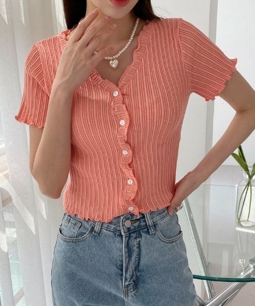 by muni:r（バイ ムニール）の「ウェーブリブ半袖カーディガン（ニット/セーター・レディース・ブラック/ピンク/イエロー/ブルー/グリーン/アイボリー・FREE）」の6枚目の写真