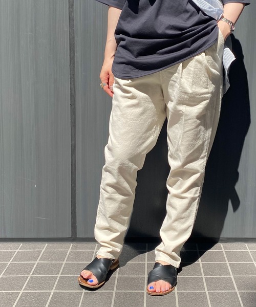 LBC（エルビーシー）の「リネンコンストレッチテーパード（その他パンツ・レディース・オレンジ/チャコールグレー/グリーン/オフホワイト・M/S/L）」の2枚目の写真