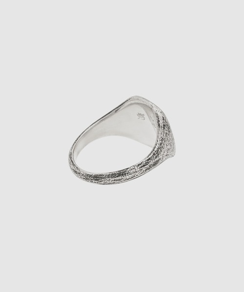 Werkstatt Munchen( ワークスタッドミュンヘン)の「SIGNET RING SCRATCHED(リング・メンズ・シルバー・S/M)」の2枚目の写真