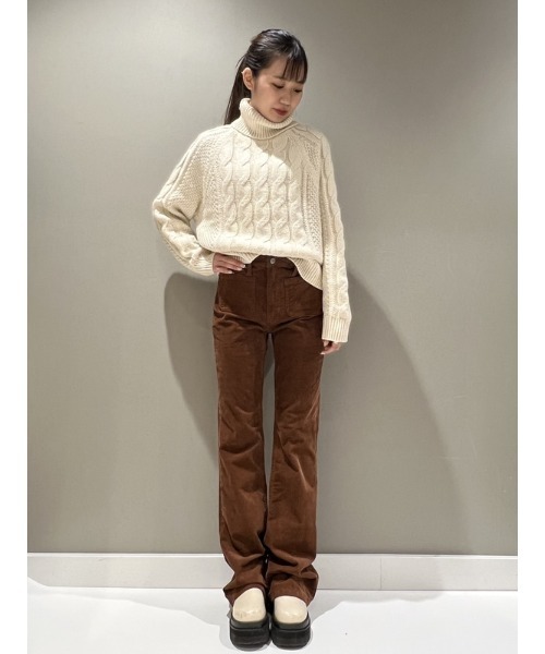 GAP(ギャップ)の「ウォッシュウェル ハイライズ コーデュロイ '70Sフレアデニム(デニムパンツ・レディース・ホワイト系その他/カーキ/ブラウン・25/26/27/28/29/30/23/24)」の19枚目の写真