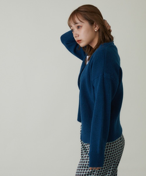 mebole(メボレ)の「Vネックニットカーディガン(カーディガン/ボレロ・レディース・ネイビー/オレンジ/ホワイト/ブラウン/グリーン/ブラック・FREE)」の13枚目の写真