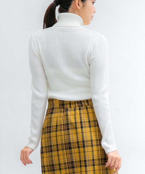 Honeys（ハニーズ）の「あったかリブ編タートル（ニット/セーター・レディース・ピンク/ブラウン/ブラック/ベージュ/アイボリー/パープル/レッド/グリーン/ターコイズブルー・LL/S/M/L）」の12枚目の写真