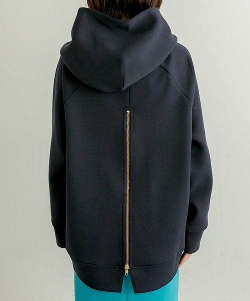 COLLAGE GALLARDAGALANTE（コラージュガリャルダガランテ）の「軽量/バックジップパーカー/WEB限定（パーカー・レディース・ホワイト/ネイビー/グレー・FREE）」の8枚目の写真