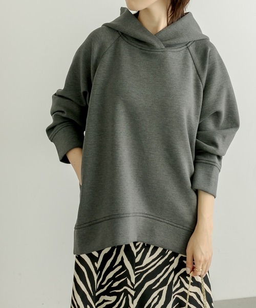 COLLAGE GALLARDAGALANTE（コラージュガリャルダガランテ）の「軽量/バックジップパーカー/WEB限定（パーカー・レディース・ホワイト/ネイビー/グレー・FREE）」の12枚目の写真