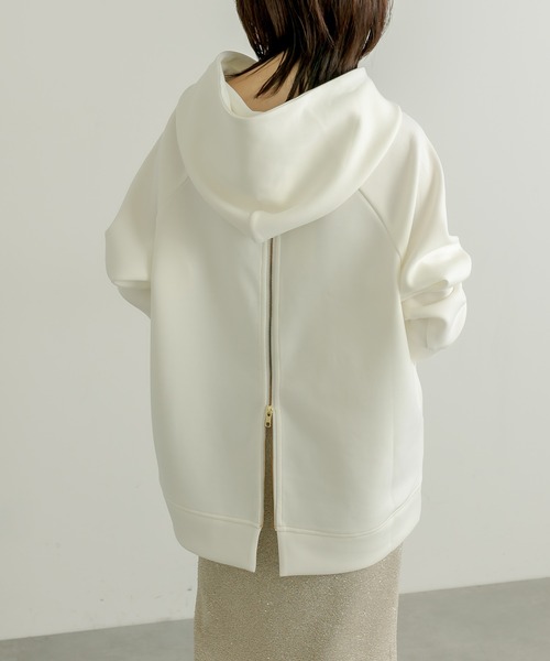 COLLAGE GALLARDAGALANTE（コラージュガリャルダガランテ）の「軽量/バックジップパーカー/WEB限定（パーカー・レディース・ホワイト/ネイビー/グレー・FREE）」の16枚目の写真