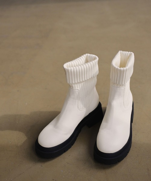 PAGEBOY(ページボーイ)の「ニットソックスブーツ(ブーツ・レディース・ブラック/オフホワイト・M/L)」の1枚目の写真