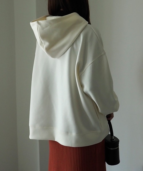 Riberry（リベリー）の「ダンボールスラッシュポケットパーカー（パーカー・レディース・ブラック/アイボリー・FREE）」の10枚目の写真