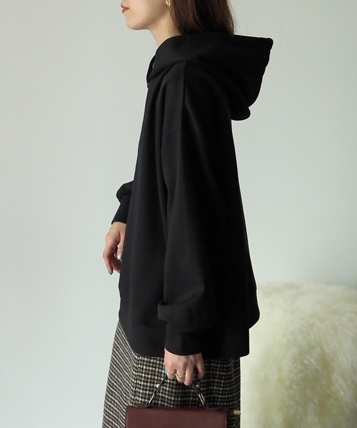 Riberry（リベリー）の「ダンボールスラッシュポケットパーカー（パーカー・レディース・ブラック/アイボリー・FREE）」の5枚目の写真