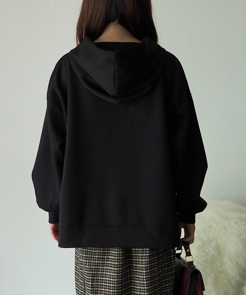 Riberry（リベリー）の「ダンボールスラッシュポケットパーカー（パーカー・レディース・ブラック/アイボリー・FREE）」の6枚目の写真