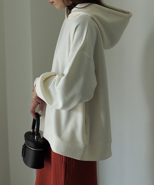 Riberry（リベリー）の「ダンボールスラッシュポケットパーカー（パーカー・レディース・ブラック/アイボリー・FREE）」の9枚目の写真