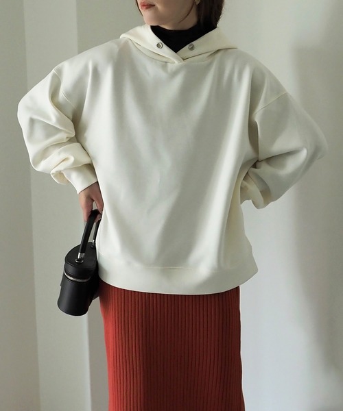 Riberry（リベリー）の「ダンボールスラッシュポケットパーカー（パーカー・レディース・ブラック/アイボリー・FREE）」の16枚目の写真