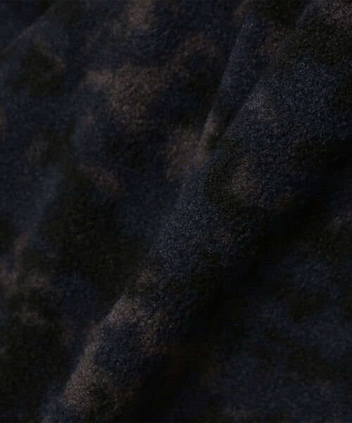 BEAMS PLUS（ビームスプラス）の「BEAMS PLUS / フリース カモフラージュプリント ミリタリー スモック（ブルゾン・メンズ・オリーブ/ネイビー・S/M/L/XL）」の18枚目の写真